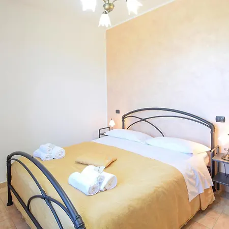 Vakantiehuis Lovely In With Kitchen